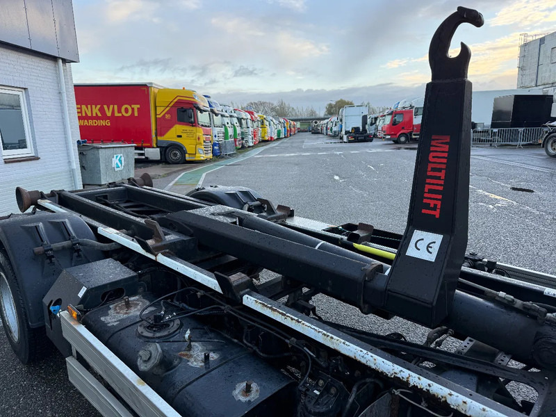 Mitsubishi Canter 7C18 - EURO 6 + HIAB 5 TON HOOKLIFT - Camión multibasculante: foto 5 Mitsubishi Canter 7C18 - EURO 6 + HIAB 5 TON HOOKLIFT - Camión multibasculante: foto 5