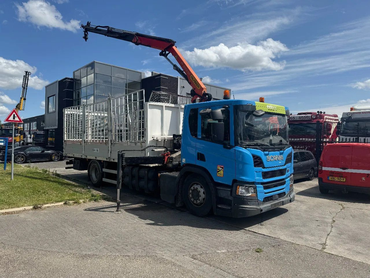 Scania P280 4X2 EURO 6 PALFINGER PK12002 + REMOTE CONTR - Camión caja abierta, Camión grúa: foto 1 Scania P280 4X2 EURO 6 PALFINGER PK12002 + REMOTE CONTR - Camión caja abierta, Camión grúa: foto 1