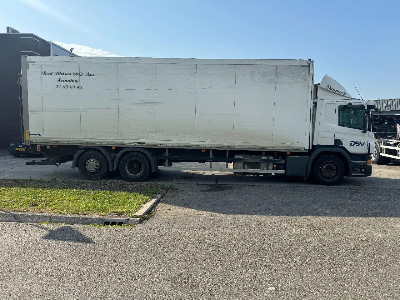 Scania P280 6X2 SCHMITZ BOX + ZEPRO 2000KG LIFT EURO 6 - Camión caja cerrada: foto 4 Scania P280 6X2 SCHMITZ BOX + ZEPRO 2000KG LIFT EURO 6 - Camión caja cerrada: foto 4