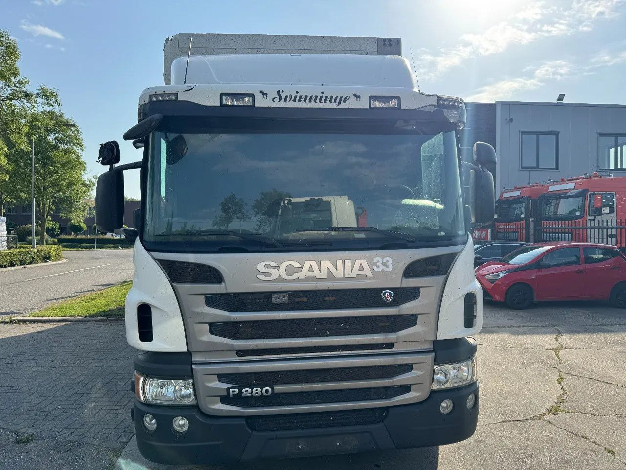 Scania P280 6X2 SCHMITZ BOX + ZEPRO 2000KG LIFT EURO 6 - Camión caja cerrada: foto 2 Scania P280 6X2 SCHMITZ BOX + ZEPRO 2000KG LIFT EURO 6 - Camión caja cerrada: foto 2