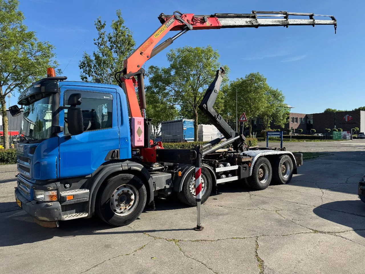 Scania P380 8X4 PALFINGER HOOK + PALFINGER PK16502 + RE - Camión multibasculante, Camión grúa: foto 1 Scania P380 8X4 PALFINGER HOOK + PALFINGER PK16502 + RE - Camión multibasculante, Camión grúa: foto 1