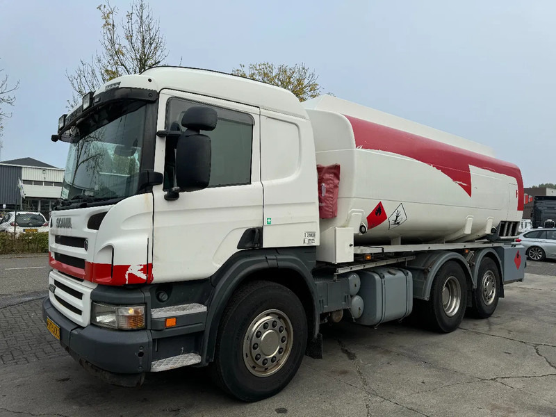 Scania P400 6X2 - EURO 5 + 3 CAMBER + LIFTING AXLE - Camión cisterna: foto 1 Scania P400 6X2 - EURO 5 + 3 CAMBER + LIFTING AXLE - Camión cisterna: foto 1