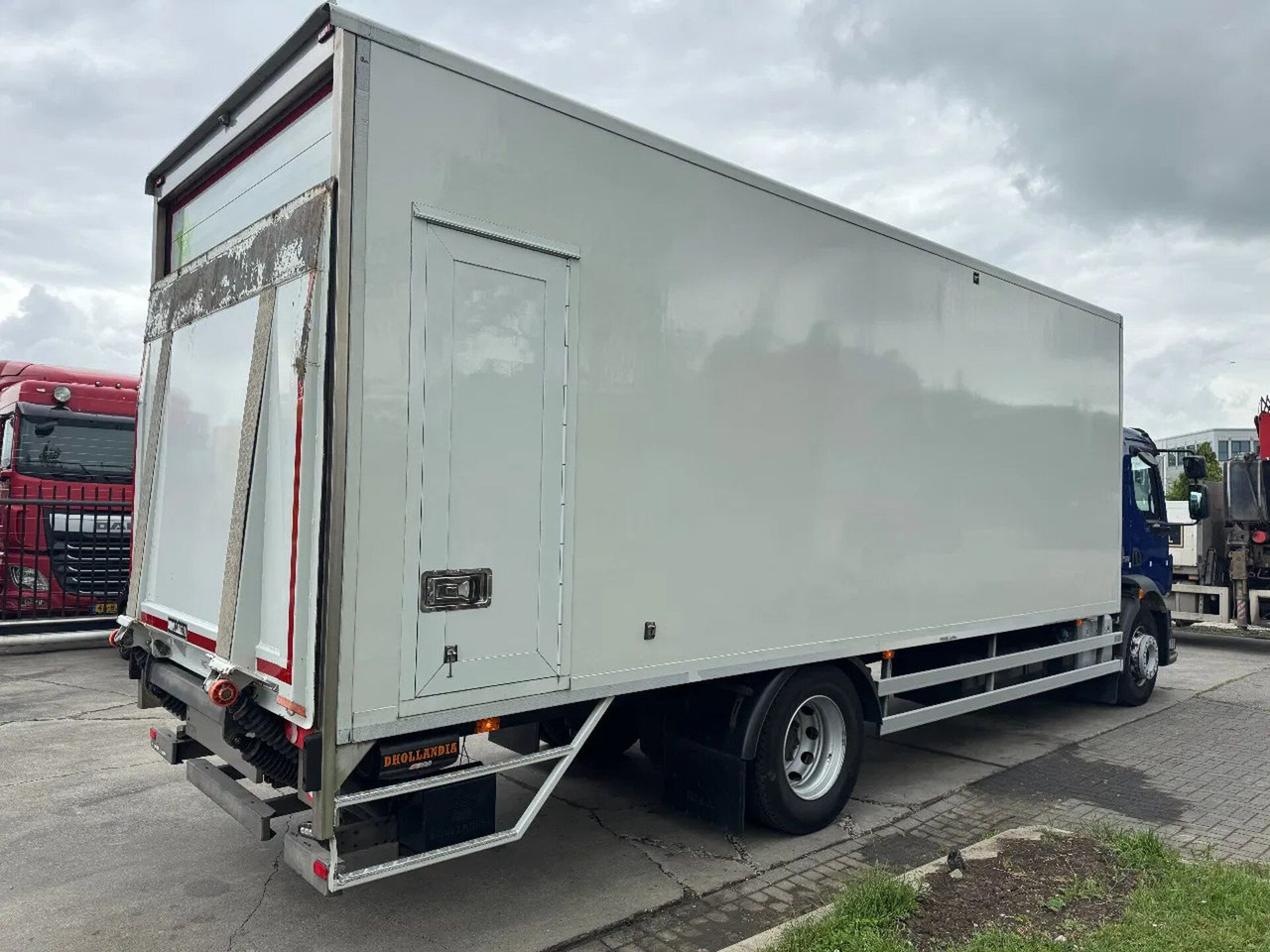 Volvo FL 250 4X2 EURO 6 DHOLLANDIA LIFT + CARGOLOCK TÜ - Camión caja cerrada: foto 5 Volvo FL 250 4X2 EURO 6 DHOLLANDIA LIFT + CARGOLOCK TÜ - Camión caja cerrada: foto 5