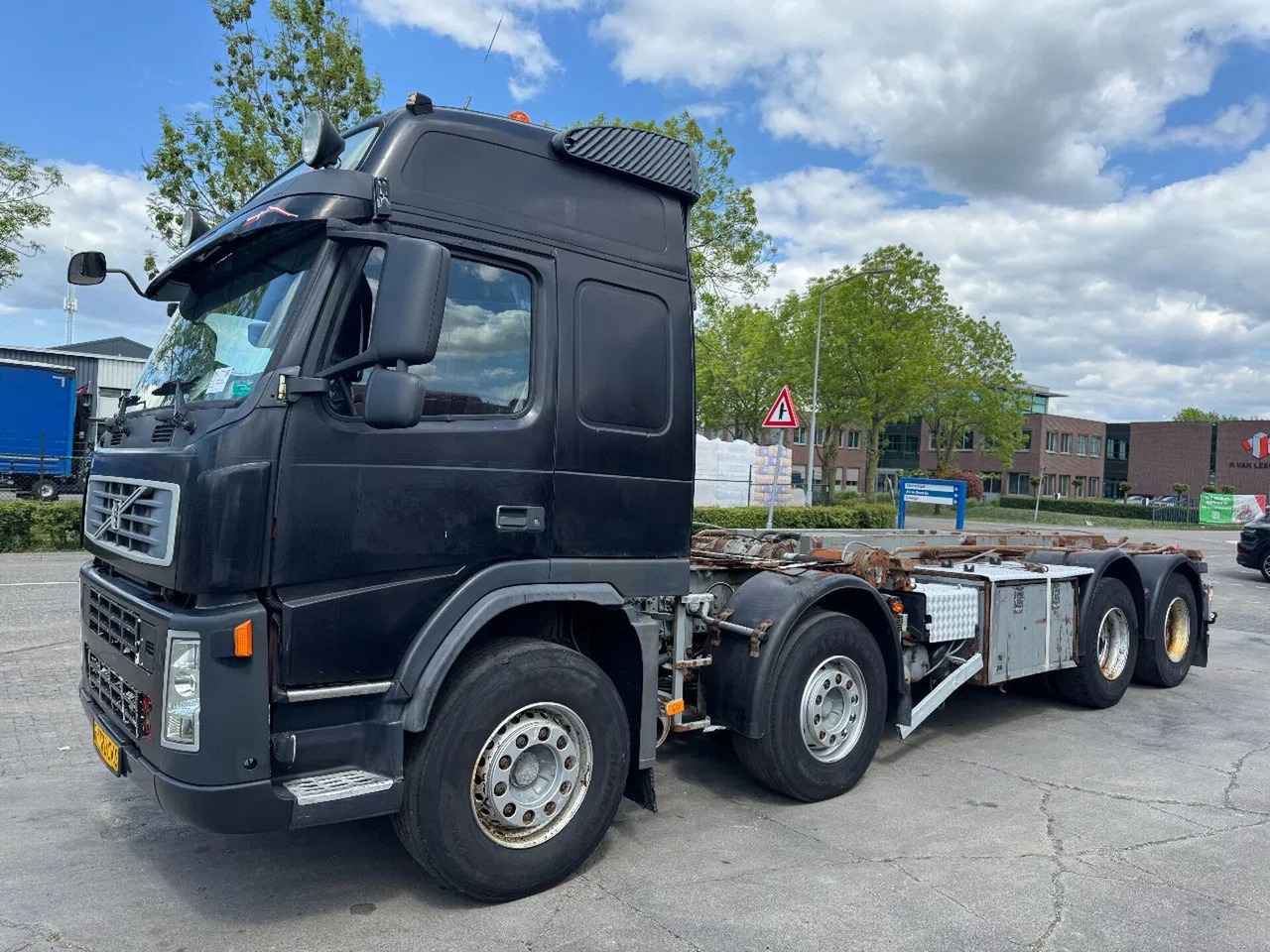 Volvo FM 440 8X4 EURO 5 + CABELLIFT TIPPER - Camión multibasculante: foto 1 Volvo FM 440 8X4 EURO 5 + CABELLIFT TIPPER - Camión multibasculante: foto 1