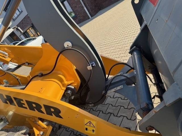 LIEBHERR L 504 Compact - Cargadora de ruedas: foto 5 LIEBHERR L 504 Compact - Cargadora de ruedas: foto 5