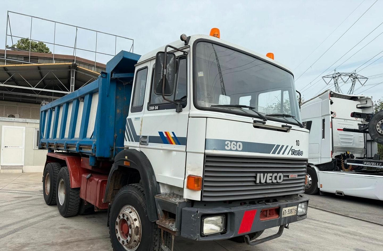 Iveco 3 assi ribaltabile 330 36 - Camión volquete: foto 1 Iveco 3 assi ribaltabile 330 36 - Camión volquete: foto 1