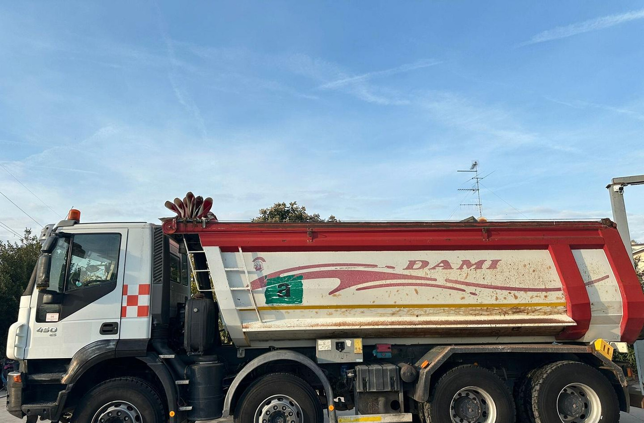 Iveco Trakker 450 4 assi euro 5 - Camión volquete: foto 3 Iveco Trakker 450 4 assi euro 5 - Camión volquete: foto 3