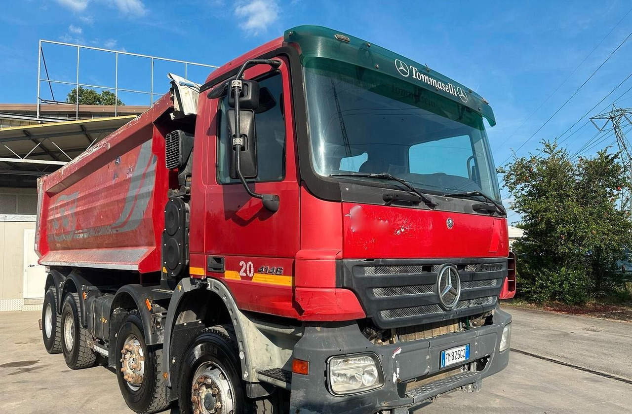 Mercedes Actros 4146 4 assi ribaltabile - Camión volquete: foto 1 Mercedes Actros 4146 4 assi ribaltabile - Camión volquete: foto 1