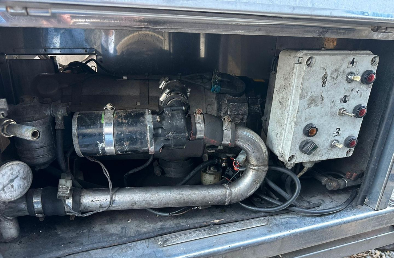 Semirimorchio cisterna Feldbinder - Semirremolque cisterna: foto 5 Semirimorchio cisterna Feldbinder - Semirremolque cisterna: foto 5