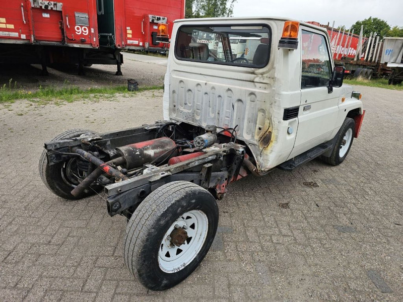 Toyota Land Cruiser LB71MOD - Furgoneta: foto 5 Toyota Land Cruiser LB71MOD - Furgoneta: foto 5