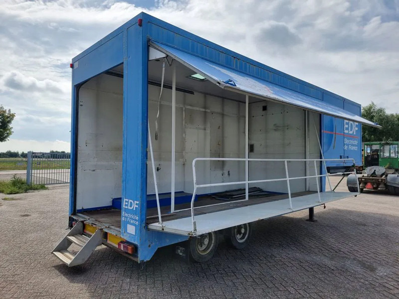 Groenewegen Podiumtrailer - Racetrailer - Semirremolque caja cerrada: foto 1 Groenewegen Podiumtrailer - Racetrailer - Semirremolque caja cerrada: foto 1