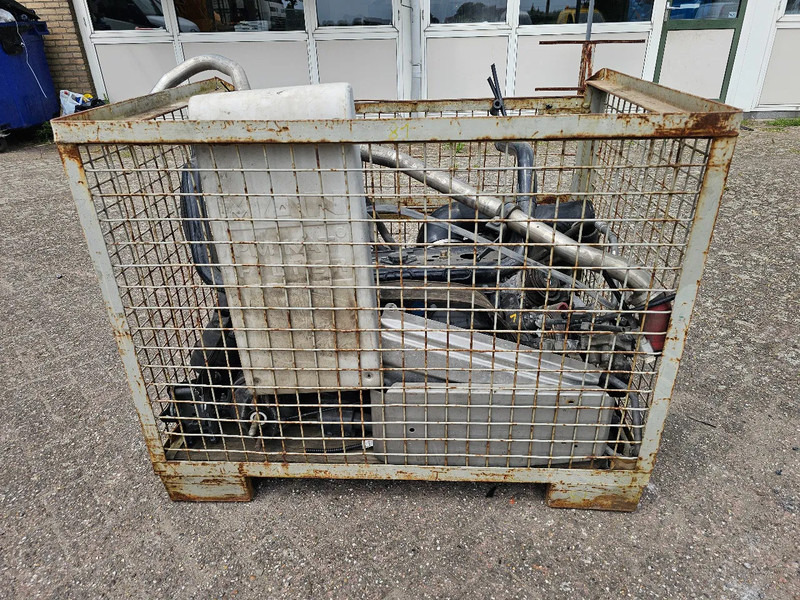 MAN Bak met vrachtwagen onderdelen - Piezas de recambio para Camión: foto 2 MAN Bak met vrachtwagen onderdelen - Piezas de recambio para Camión: foto 2