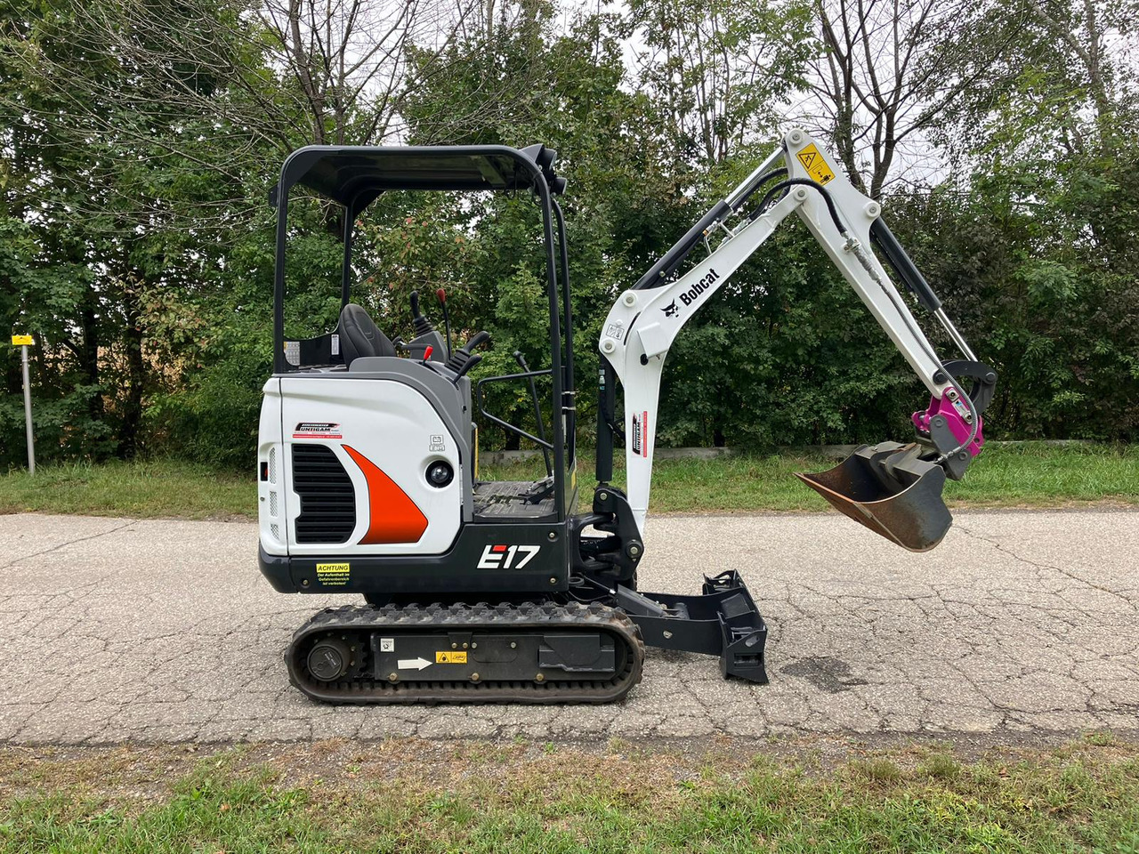 BOBCAT E17 - Miniexcavadora: foto 2 BOBCAT E17 - Miniexcavadora: foto 2