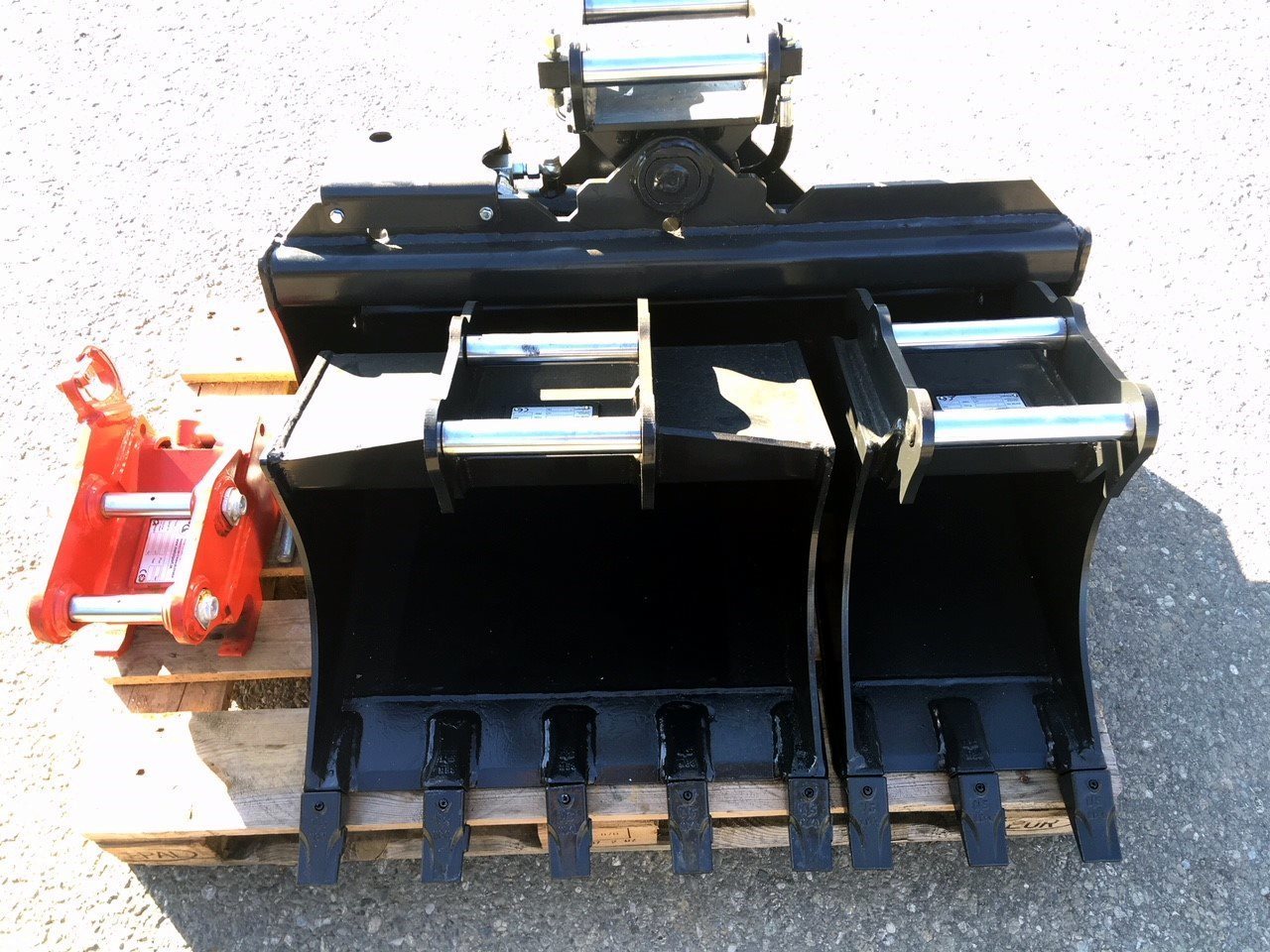 Geel-Martin Package of buckets - Cazo para Miniexcavadora: foto 1 Geel-Martin Package of buckets - Cazo para Miniexcavadora: foto 1