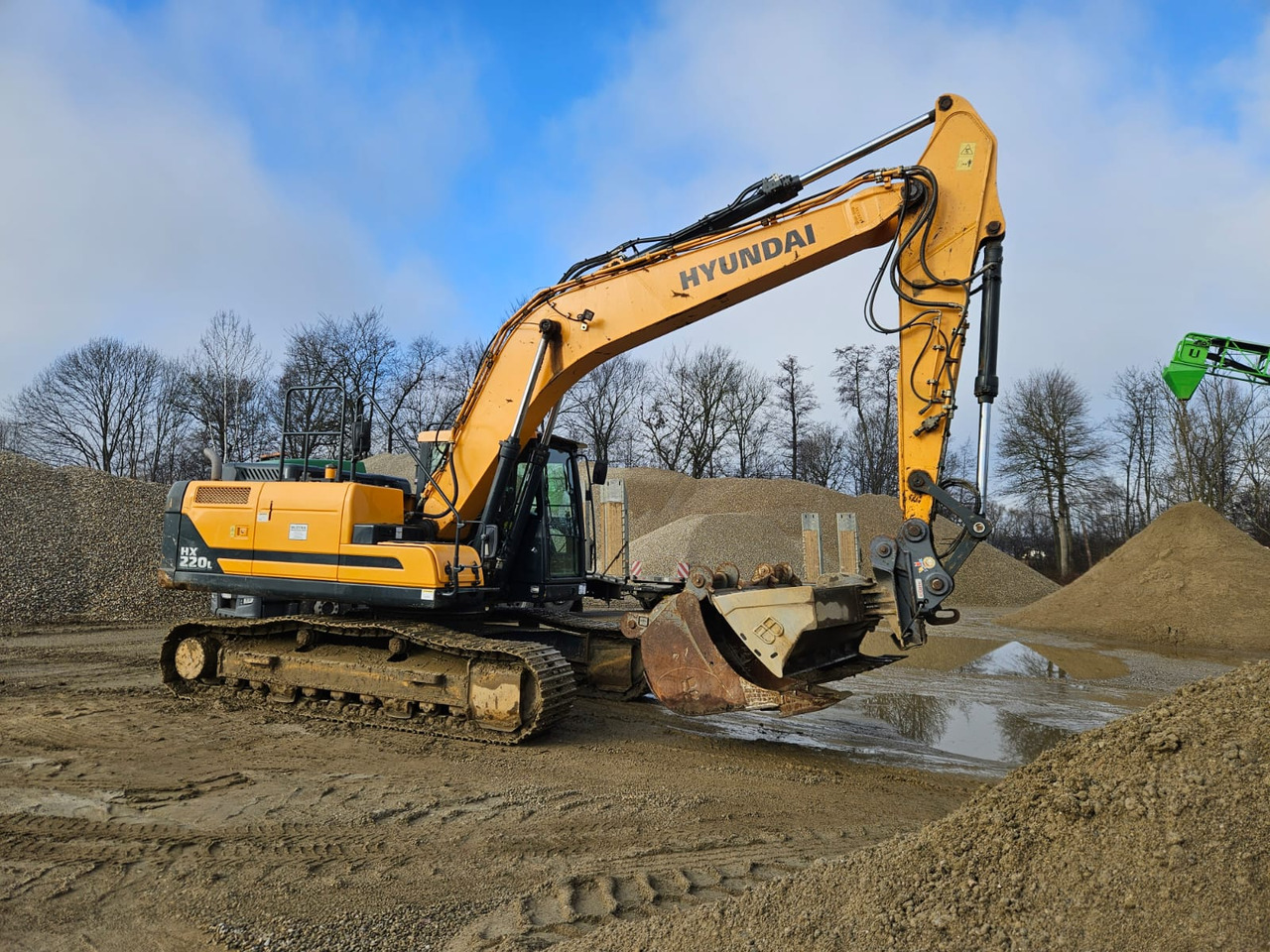 HYUNDAI HX 220 L - Excavadora de cadenas: foto 4 HYUNDAI HX 220 L - Excavadora de cadenas: foto 4