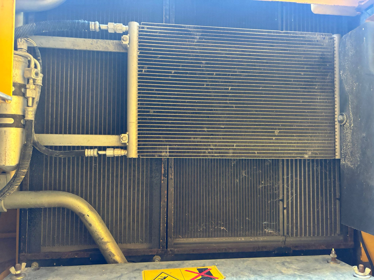 Excavadora de cadenas NEW HOLLAND Kobelco E 215 B: foto 10 Excavadora de cadenas NEW HOLLAND Kobelco E 215 B: foto 10