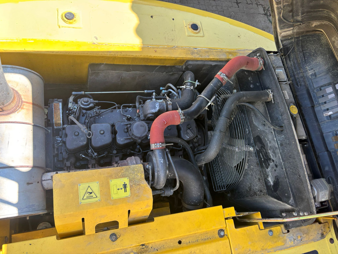 Excavadora de cadenas NEW HOLLAND Kobelco E 215 B: foto 8 Excavadora de cadenas NEW HOLLAND Kobelco E 215 B: foto 8