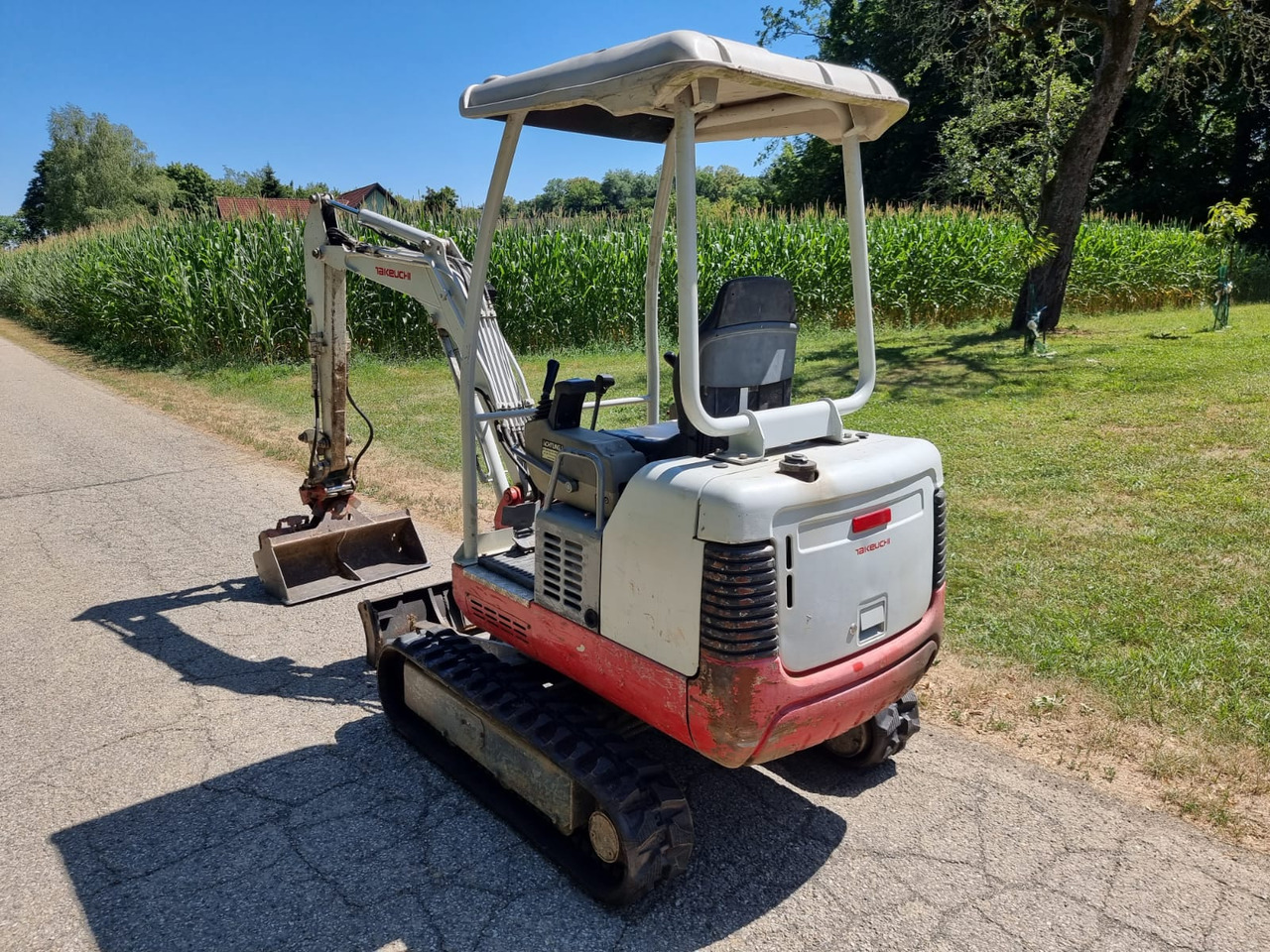 TAKEUCHI TB 016 - Miniexcavadora: foto 5 TAKEUCHI TB 016 - Miniexcavadora: foto 5