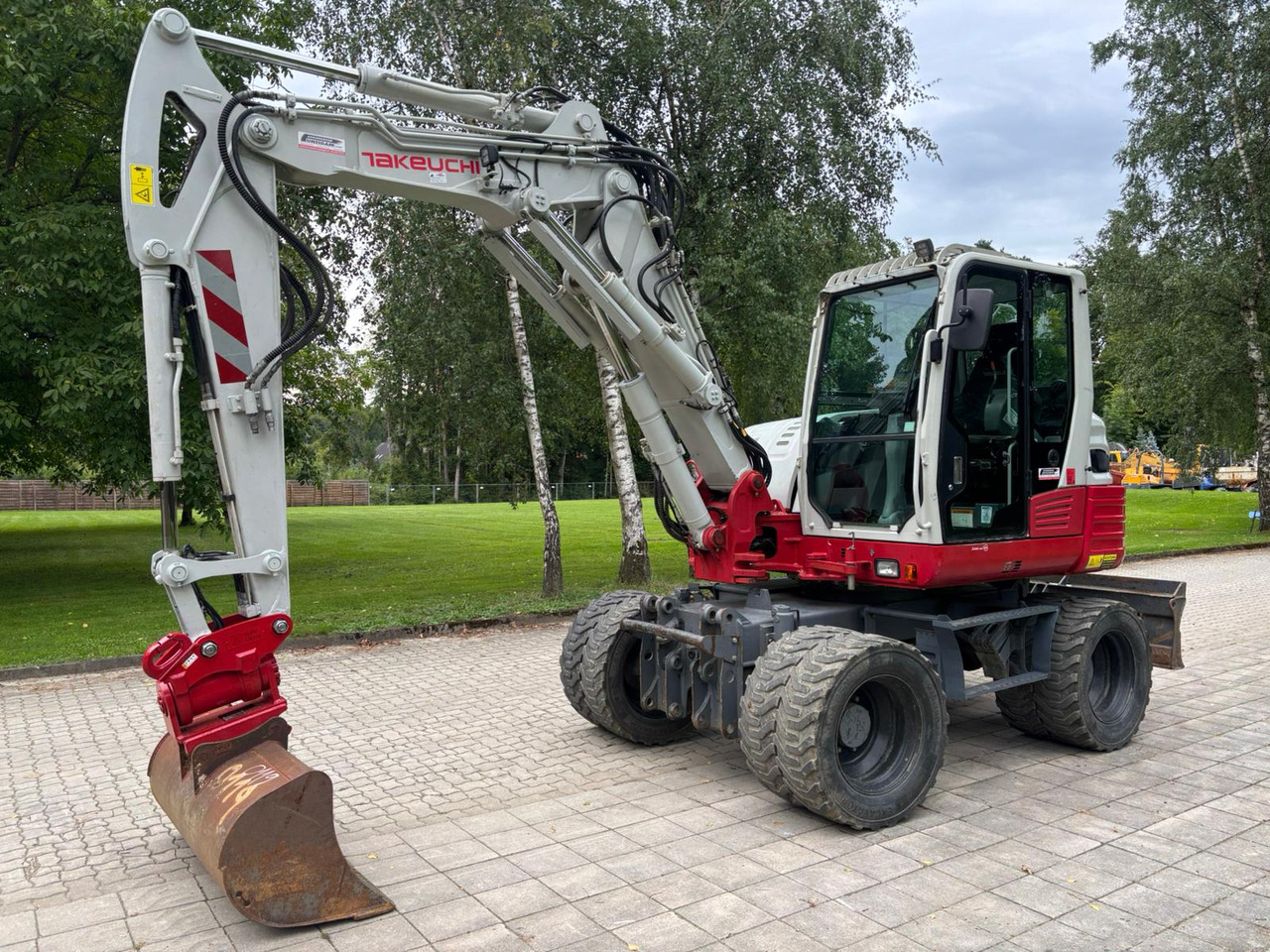 TAKEUCHI TB 295 W - Excavadora de ruedas: foto 3 TAKEUCHI TB 295 W - Excavadora de ruedas: foto 3