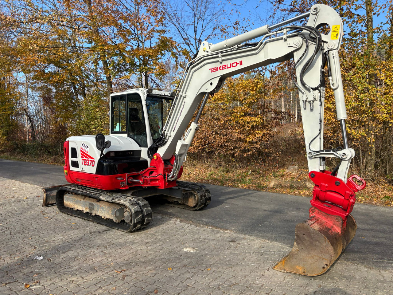 TAKEUCHI TB 370 - Miniexcavadora: foto 4 TAKEUCHI TB 370 - Miniexcavadora: foto 4