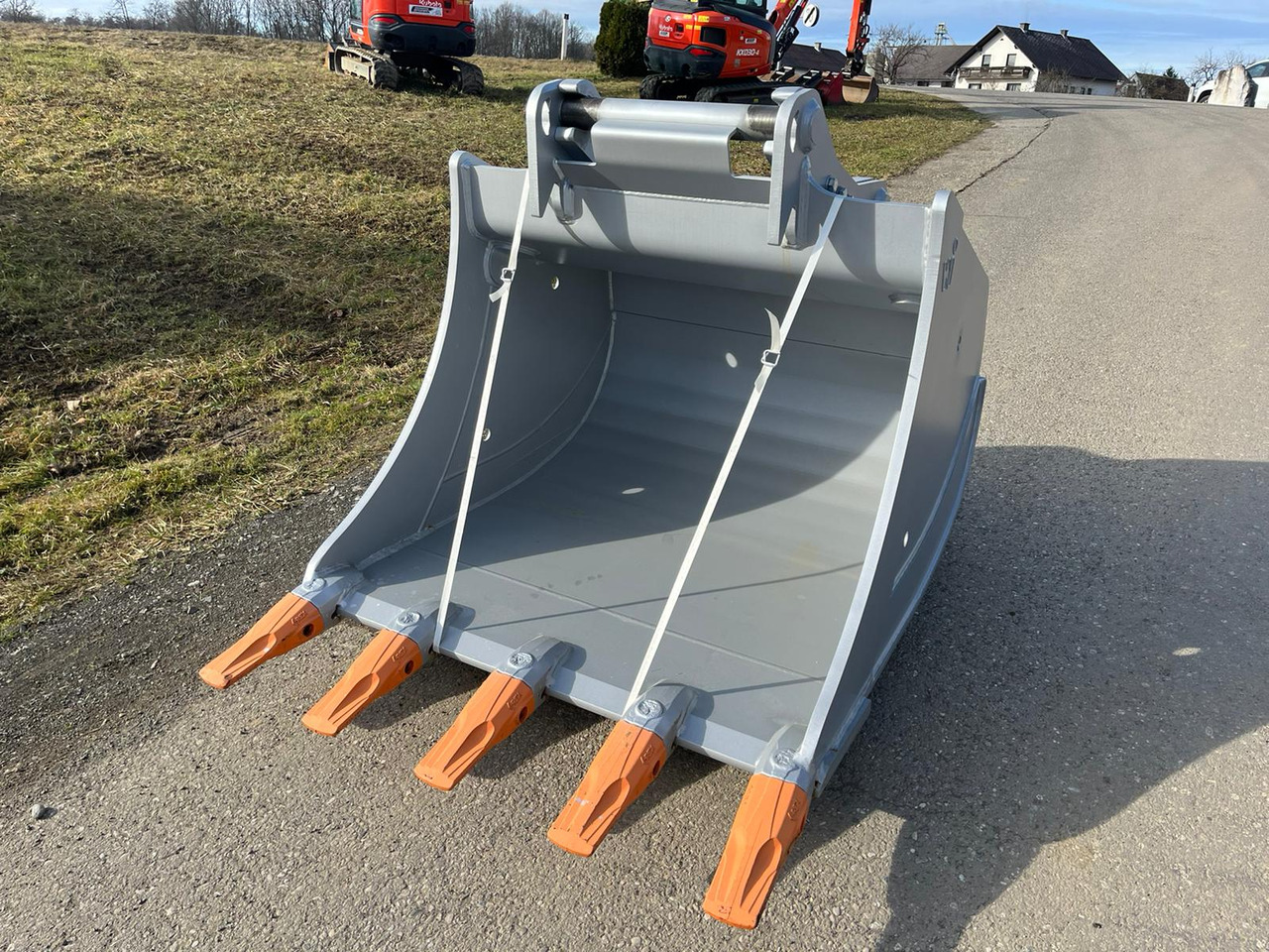 Winkelbauer 130 cm backhoe bucket with OQ 70/55 - Cazo para excavadora para Excavadora de cadenas: foto 1 Winkelbauer 130 cm backhoe bucket with OQ 70/55 - Cazo para excavadora para Excavadora de cadenas: foto 1