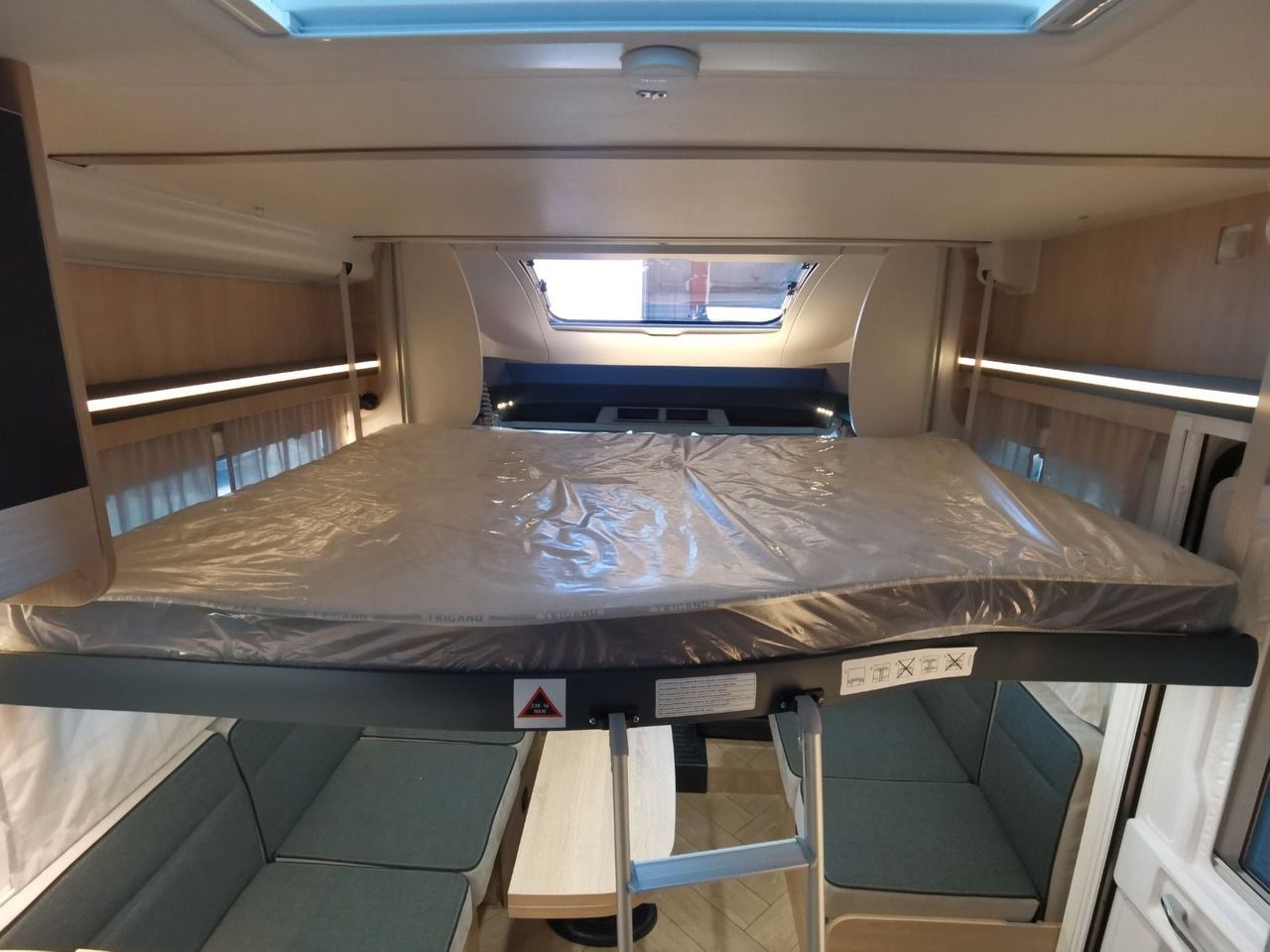 Autocaravana perfilada Chausson 650 TITANIUM / -2026- / 165PS-8G. / AHK/ HUBBETT: foto 21 Autocaravana perfilada Chausson 650 TITANIUM / -2026- / 165PS-8G. / AHK/ HUBBETT: foto 21
