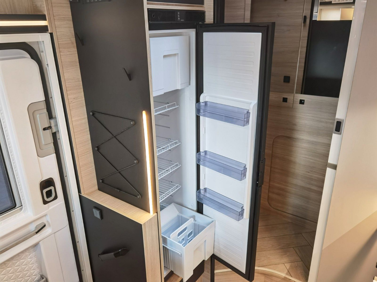 Autocaravana perfilada Chausson 650 TITANIUM / -2026- / 165PS-8G. / AHK/ HUBBETT: foto 19 Autocaravana perfilada Chausson 650 TITANIUM / -2026- / 165PS-8G. / AHK/ HUBBETT: foto 19