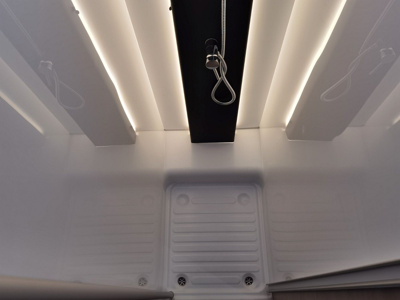 Autocaravana perfilada Chausson 650 TITANIUM / -2026- / 165PS-8G. / AHK/ HUBBETT: foto 23 Autocaravana perfilada Chausson 650 TITANIUM / -2026- / 165PS-8G. / AHK/ HUBBETT: foto 23