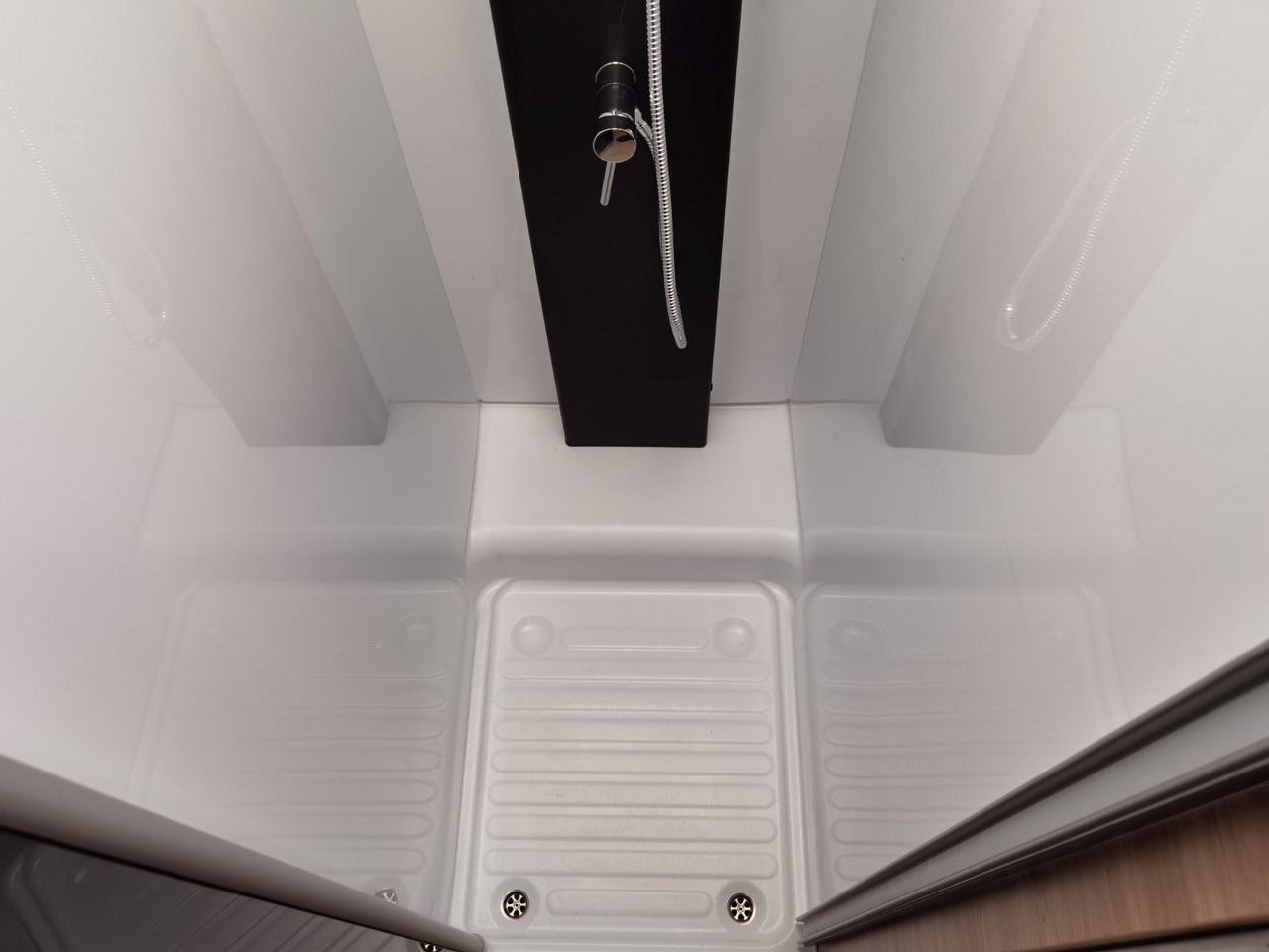 Leasing de  Chausson 650 TITANIUM / - 2026 - / 165PS - 8G. / HUBBETT Chausson 650 TITANIUM / - 2026 - / 165PS - 8G. / HUBBETT: foto 24