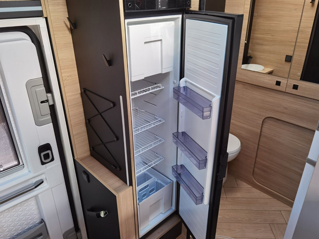 Leasing de  Chausson 650 TITANIUM / - 2026 - / 165PS - 8G. / HUBBETT Chausson 650 TITANIUM / - 2026 - / 165PS - 8G. / HUBBETT: foto 19