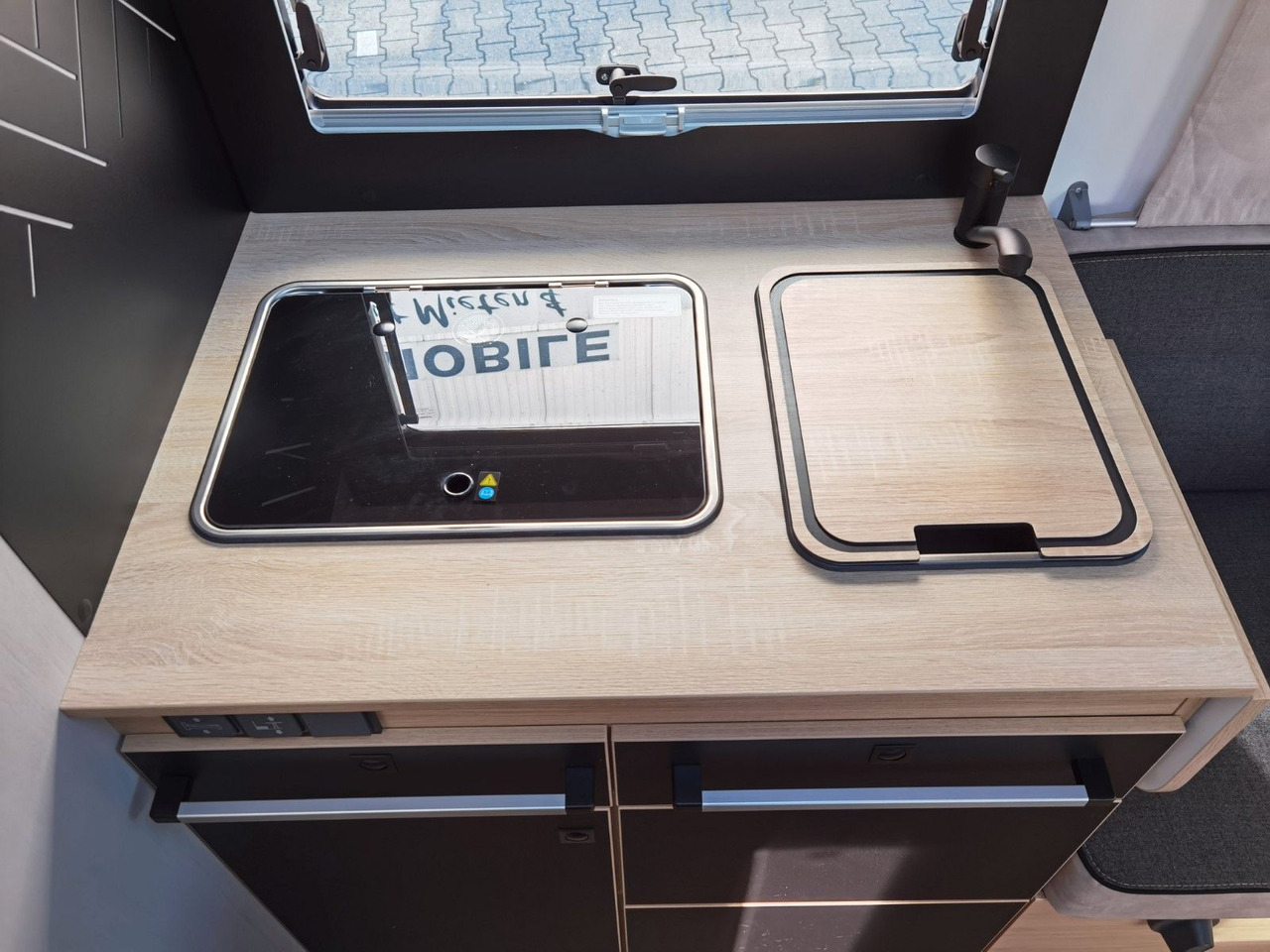 Leasing de  Chausson 650 TITANIUM / - 2026 - / 165PS - 8G. / HUBBETT Chausson 650 TITANIUM / - 2026 - / 165PS - 8G. / HUBBETT: foto 21