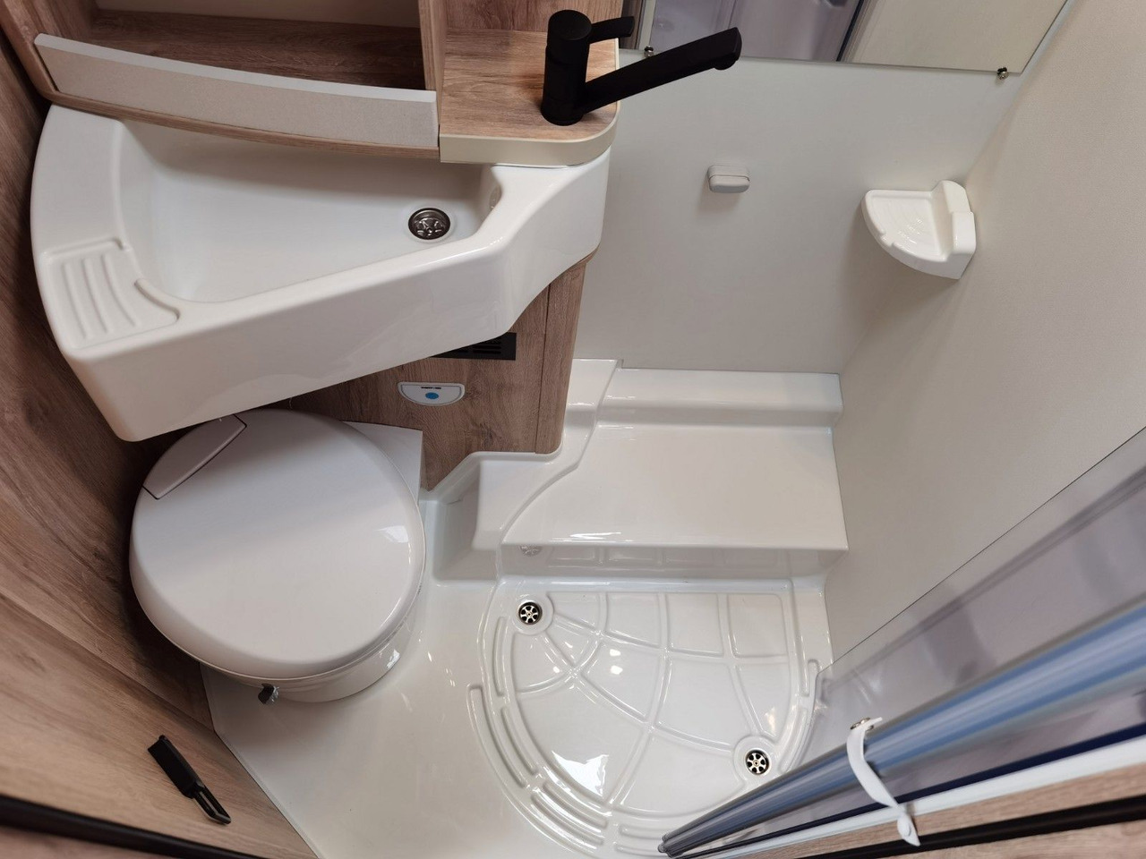 Autocaravana perfilada Eura Mobil PROFILA T 696 EB /-2025-/ S-PAKET / EINZELBETTEN: foto 21