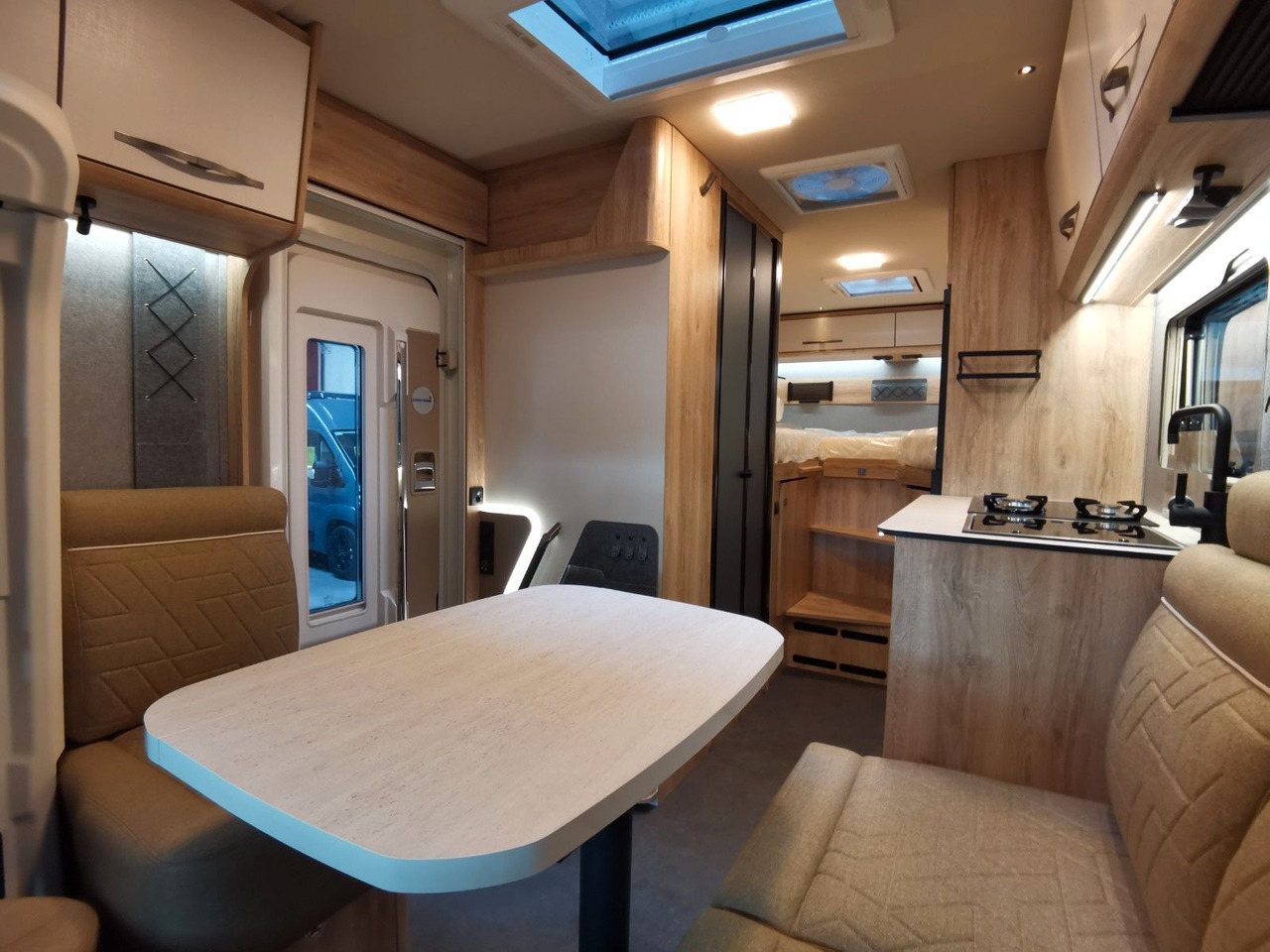 Leasing de  Eura Mobil XTURA 686 EF /-2025- / 4x4 / TOP-AUSSTATTUNG Eura Mobil XTURA 686 EF /-2025- / 4x4 / TOP-AUSSTATTUNG: foto 16