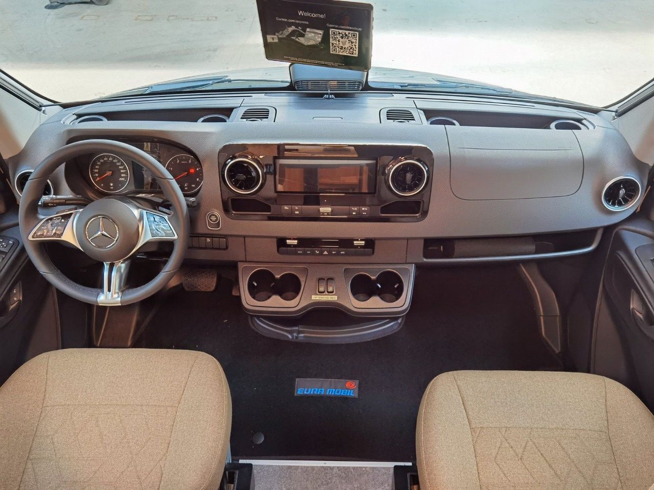 Leasing de  Eura Mobil XTURA 686 EF /-2025- / 4x4 / TOP-AUSSTATTUNG Eura Mobil XTURA 686 EF /-2025- / 4x4 / TOP-AUSSTATTUNG: foto 15