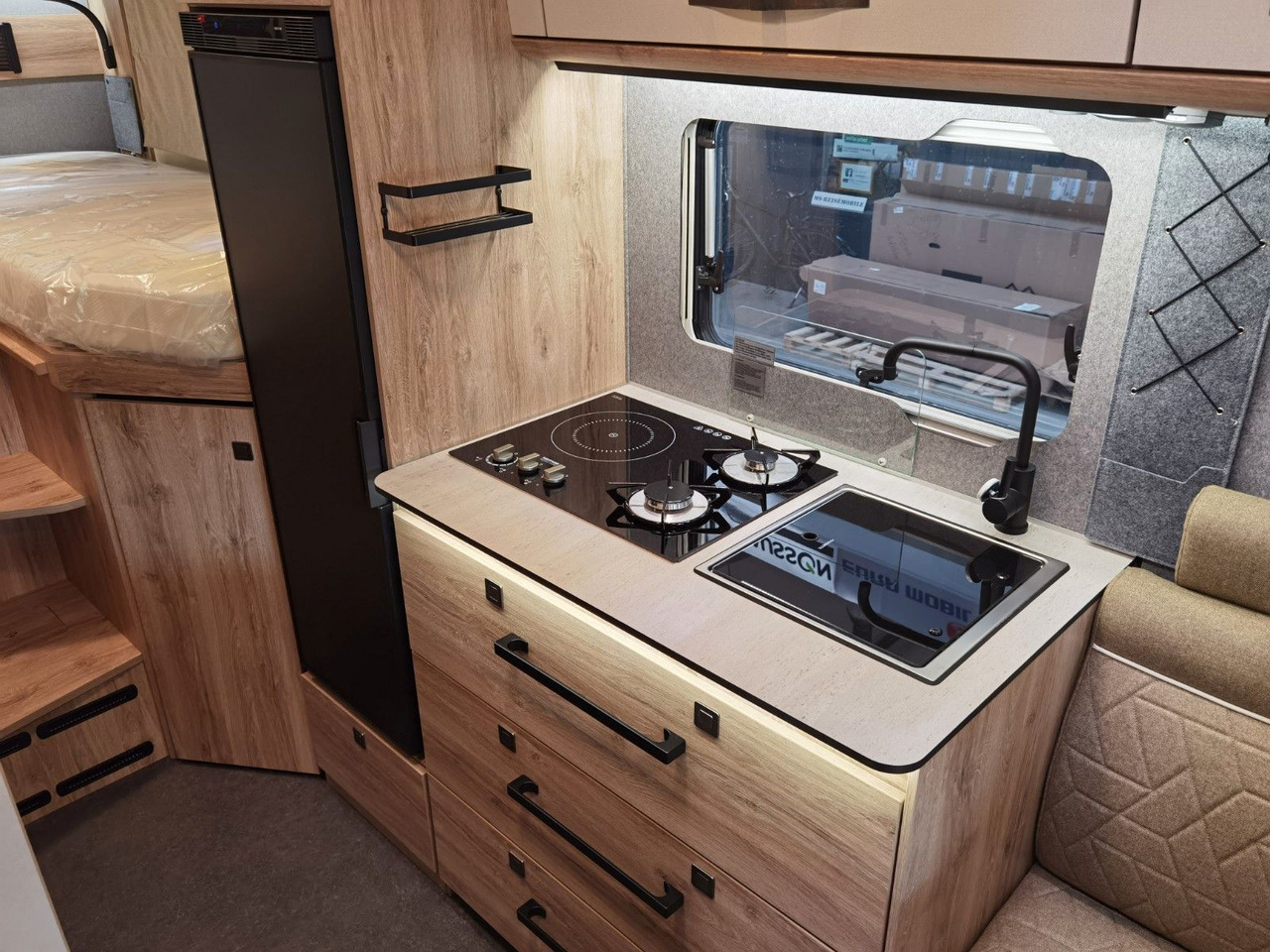 Leasing de  Eura Mobil XTURA 686 EF /-2025- / 4x4 / TOP-AUSSTATTUNG Eura Mobil XTURA 686 EF /-2025- / 4x4 / TOP-AUSSTATTUNG: foto 21