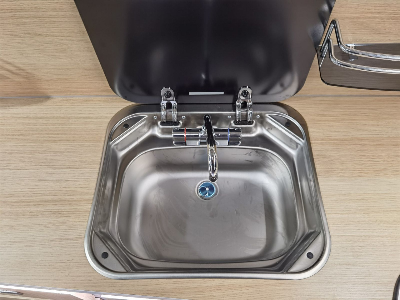 Leasing de  Karmann DEXTER 550 / 140PS / CONCEPT - PAKET & HUBBETT Karmann DEXTER 550 / 140PS / CONCEPT - PAKET & HUBBETT: foto 22