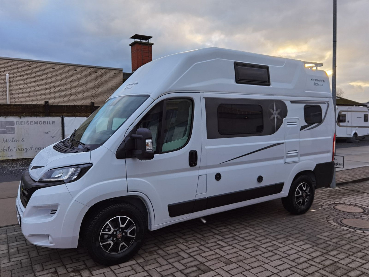 Leasing de  Karmann DEXTER 550 / 140PS / CONCEPT - PAKET & HUBBETT Karmann DEXTER 550 / 140PS / CONCEPT - PAKET & HUBBETT: foto 7