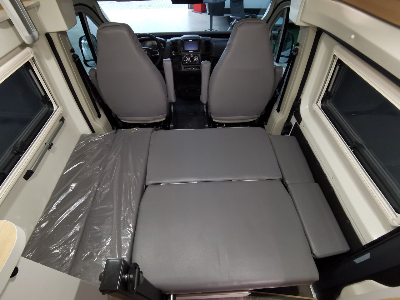 Leasing de  Karmann DEXTER 550 / 140PS / CONCEPT - PAKET & HUBBETT Karmann DEXTER 550 / 140PS / CONCEPT - PAKET & HUBBETT: foto 29