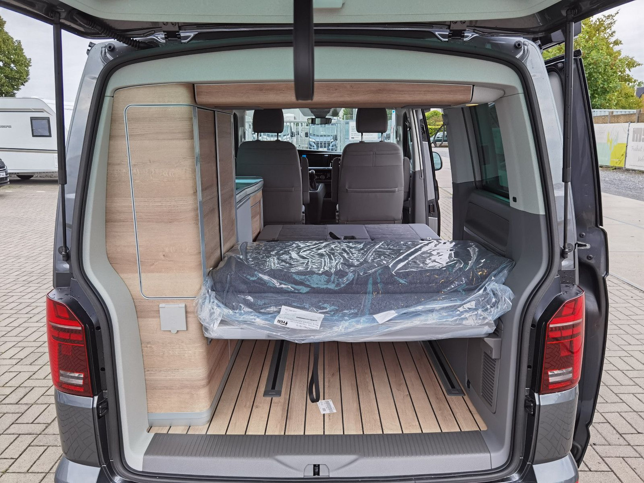 Cámper Volkswagen T6.1 CALIFORNIA OCEAN EDITION / DSG / NAVI / ACC: foto 17