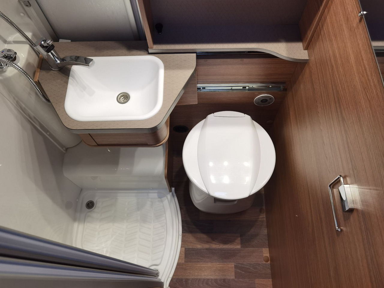 Autocaravana perfilada Weinsberg CARACOMPACT 600 MEG PEPPER / 180PS- 8G-AUTOMATIK: foto 17 Autocaravana perfilada Weinsberg CARACOMPACT 600 MEG PEPPER / 180PS- 8G-AUTOMATIK: foto 17