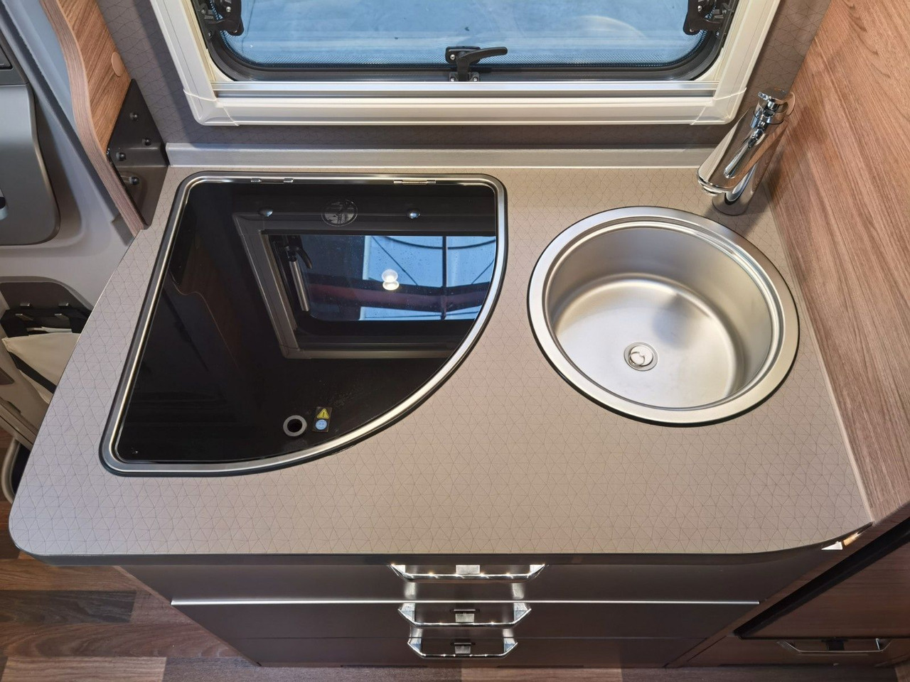 Autocaravana perfilada Weinsberg CARACOMPACT 600 MEG PEPPER /2025 / 8G.AUTOMATIK: foto 16