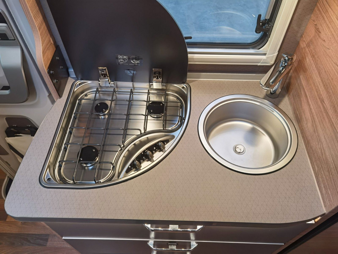 Autocaravana perfilada Weinsberg CARACOMPACT 600 MEG PEPPER /2025 / 8G.AUTOMATIK: foto 15