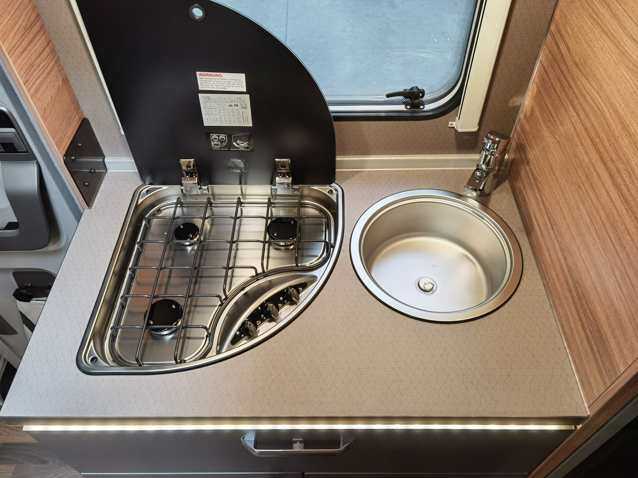 Autocaravana capuchina Weinsberg CARAHOME 650 DG / - MODELL 2025 - / 140 PS: foto 18