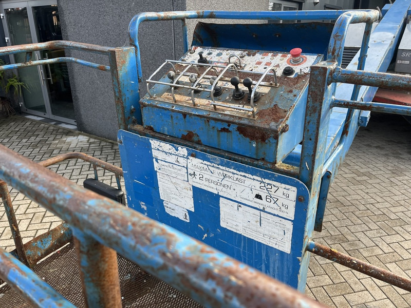 Aichi SR18A telescoop hoogwerker ISUZU diesel rubber pads 2007 AICHI - Plataforma telescopica: foto 2 Aichi SR18A telescoop hoogwerker ISUZU diesel rubber pads 2007 AICHI - Plataforma telescopica: foto 2