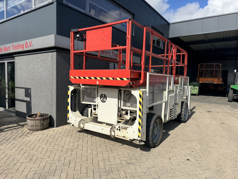Genie GS 3390 RT Schaarhoogwerker / Scissor Lift / Arbeitsbuhne 12mtr werkhoogte 4x4 Deutz DIESEL 2013 - Plataforma de tijeras: foto 4 Genie GS 3390 RT Schaarhoogwerker / Scissor Lift / Arbeitsbuhne 12mtr werkhoogte 4x4 Deutz DIESEL 2013 - Plataforma de tijeras: foto 4