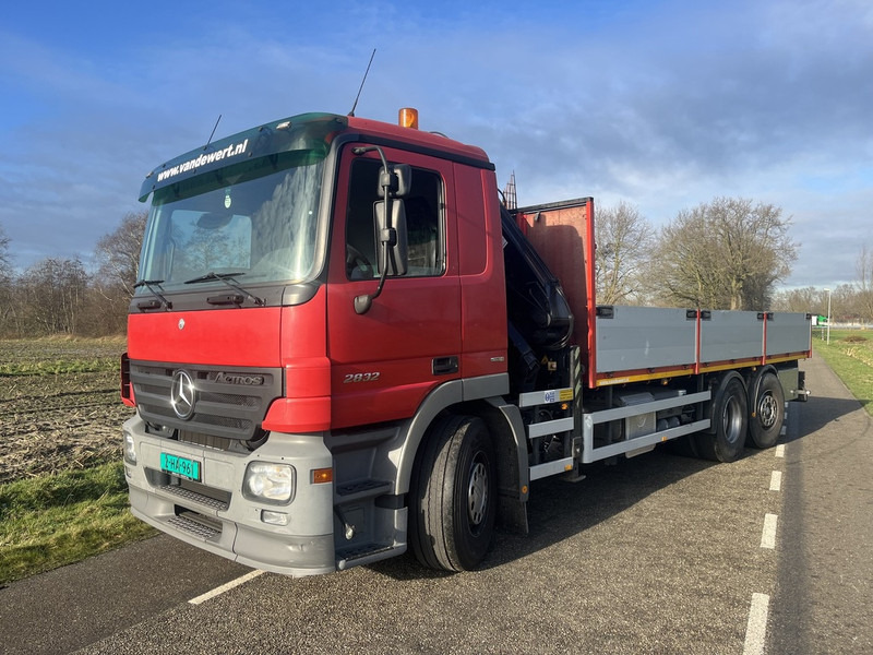 Mercedes-Benz ACTROS 2832 - Camión caja abierta, Camión grúa: foto 3 Mercedes-Benz ACTROS 2832 - Camión caja abierta, Camión grúa: foto 3