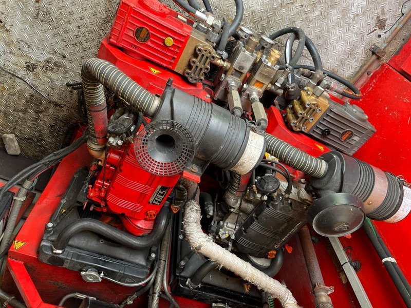 Mercedes-Benz Atego 816 bakwagen 2x hogedruk heet water pompen WATERKRACHT FOCS DIESEL 2008 - Camión caja cerrada: foto 4 Mercedes-Benz Atego 816 bakwagen 2x hogedruk heet water pompen WATERKRACHT FOCS DIESEL 2008 - Camión caja cerrada: foto 4