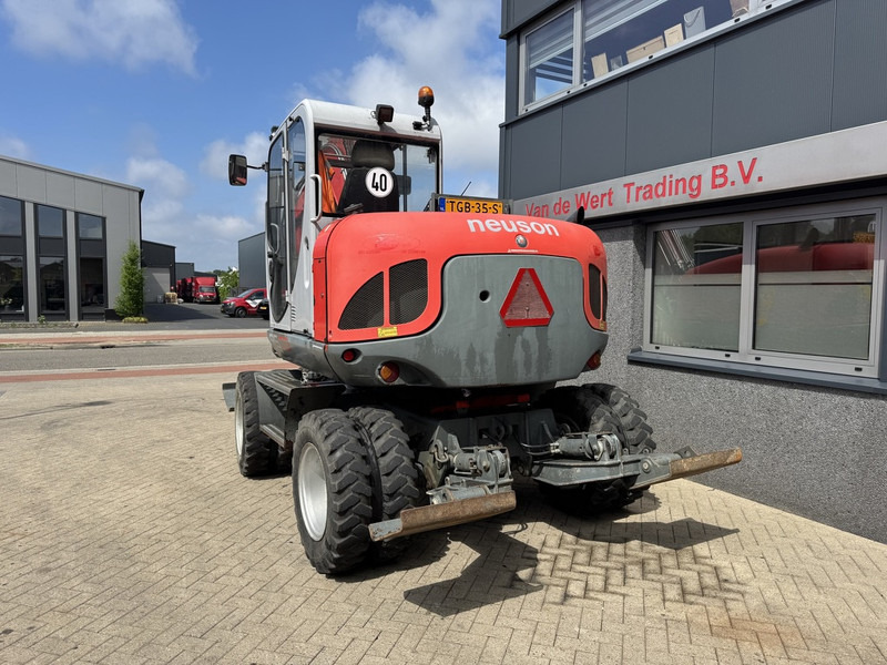 Neuson 9503 WD Mobiele Kraan 2009 Palletvork, Stenenklem, 2x Bak 8860hours Deutz Diesel - Autogrúa: foto 4 Neuson 9503 WD Mobiele Kraan 2009 Palletvork, Stenenklem, 2x Bak 8860hours Deutz Diesel - Autogrúa: foto 4