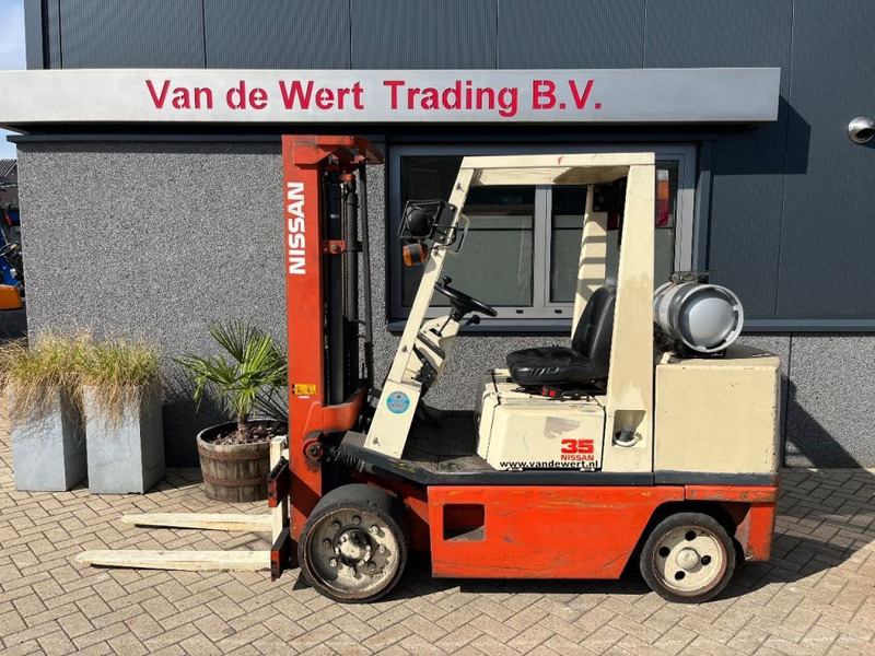 Nissan FG35U heftruck dulpo310 freelift 3e functie LPG COMPACT - Carretilla elevadora de gas: foto 1 Nissan FG35U heftruck dulpo310 freelift 3e functie LPG COMPACT - Carretilla elevadora de gas: foto 1
