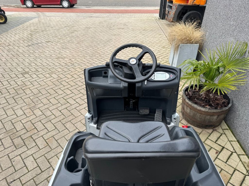 Remolcadora Still LTX70 Elektrische Trekker / Startkar / Voertuigtrekker 2017 Elektrisch ACCU 2019 Keuring 3/2024: foto 12 Remolcadora Still LTX70 Elektrische Trekker / Startkar / Voertuigtrekker 2017 Elektrisch ACCU 2019 Keuring 3/2024: foto 12